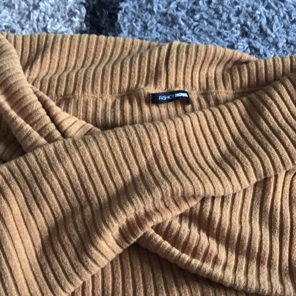 Mustard Orange Sweater - Picture 2 of 3